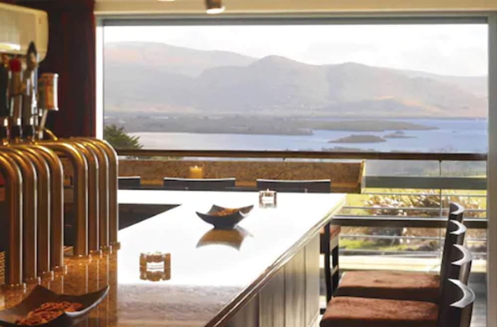 Aghadoe Heights Hotel & Spa Cill Airne Exteriör bild The bar at the 1887