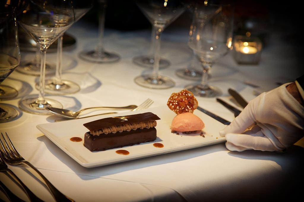 Aghadoe Heights Hotel & Spa Cill Airne Exteriör bild A chocolate dessert