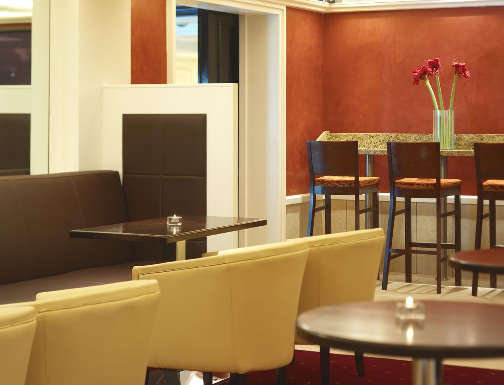 Aghadoe Heights Hotel & Spa Cill Airne Exteriör bild The lounge at the airport