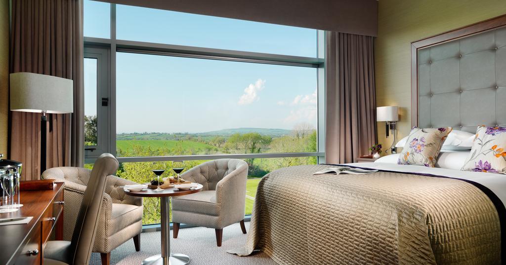 Aghadoe Heights Hotel & Spa Cill Airne Exteriör bild A room at the hotel