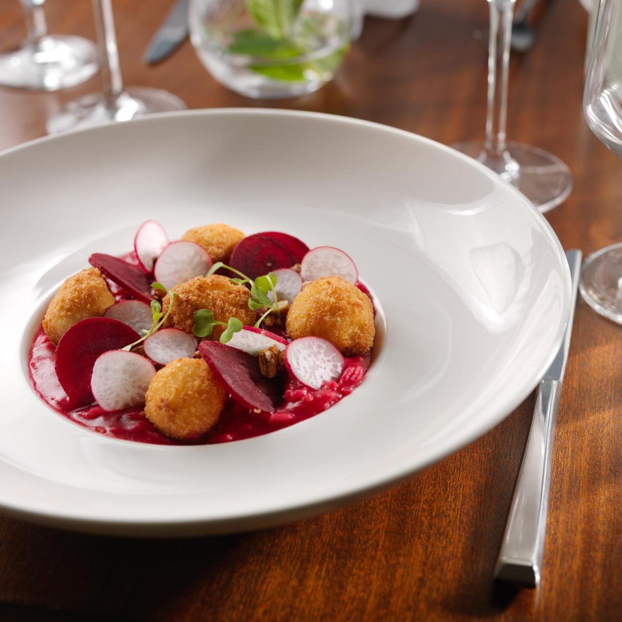 Aghadoe Heights Hotel & Spa Cill Airne Exteriör bild A beetroot and goat's cheese salad